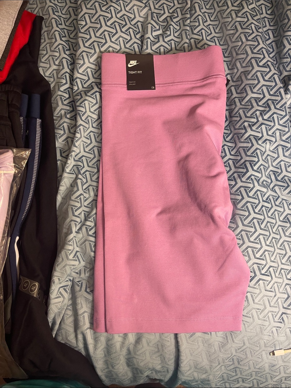 Nike women’s short - Picture 2 of 4